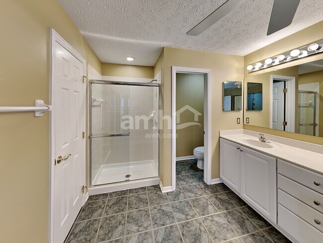 Building Photo - 422 Sunridge Dr