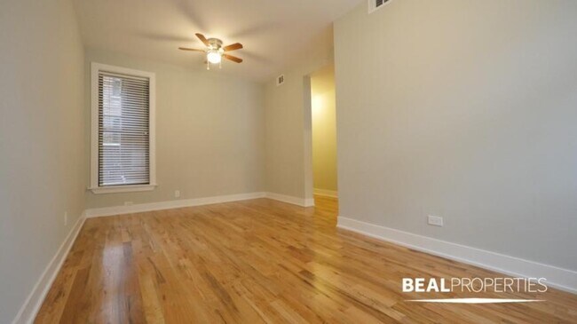 Building Photo - 3 bedroom in CHICAGO IL 60657