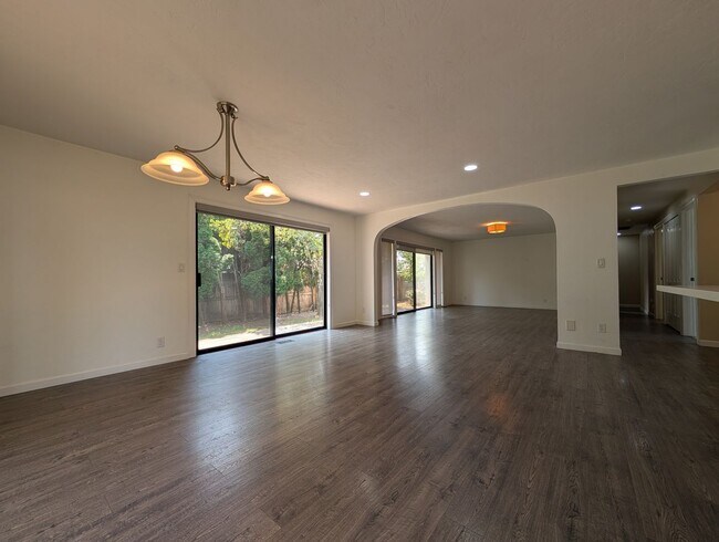 Building Photo - Updated 3-Bedroom, 2.5-Bath Home ~ Solid Surface Flooring and Spacious Kitchen!
