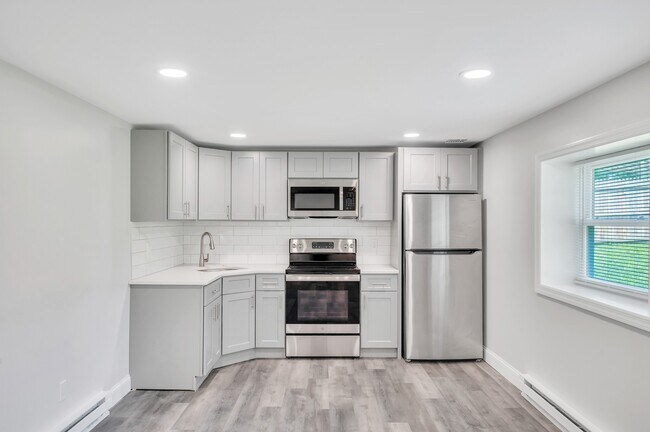 Primary Photo - 615 Macdonald Ave