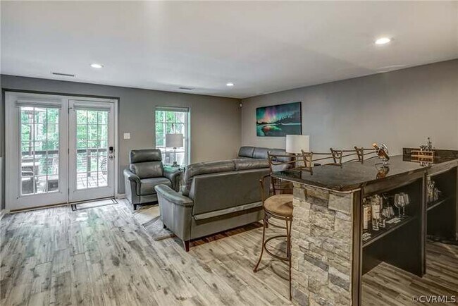 Building Photo - 441 Creekwillow Dr