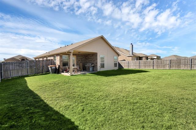 Building Photo - 515 Elm Grove