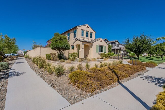 Building Photo - 4 bedroom home for rent