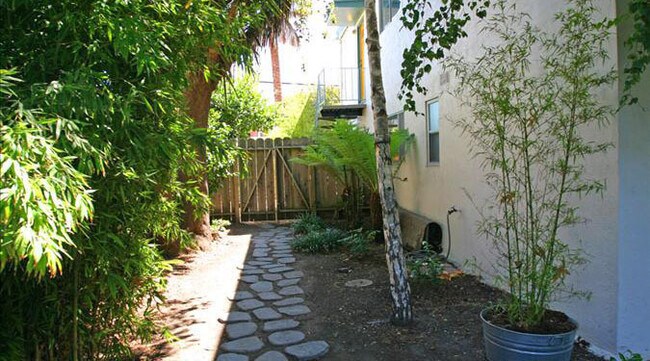 Building Photo - 2210 Curtis St