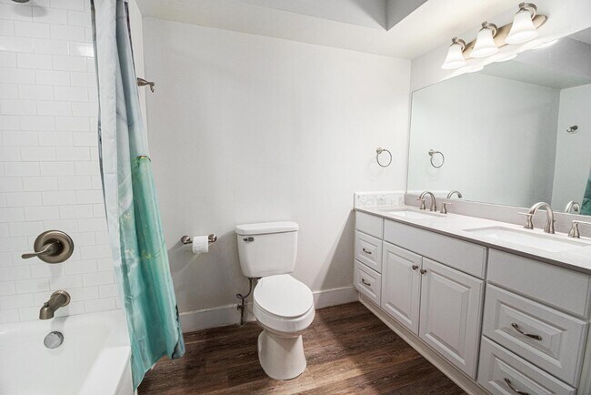 Building Photo - 3274 Briggs Blvd NE