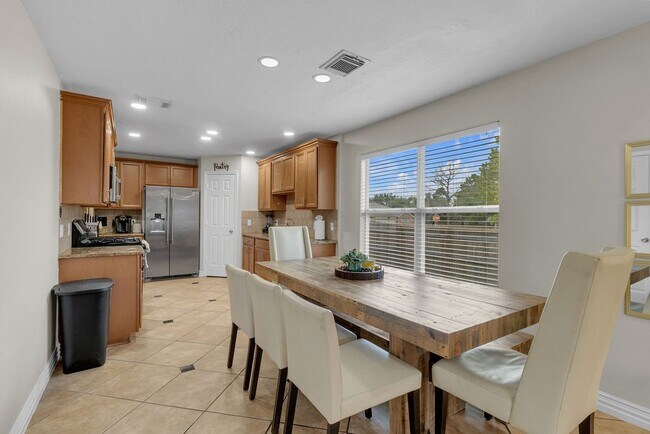 Building Photo - 746 Cape Cottage Ln