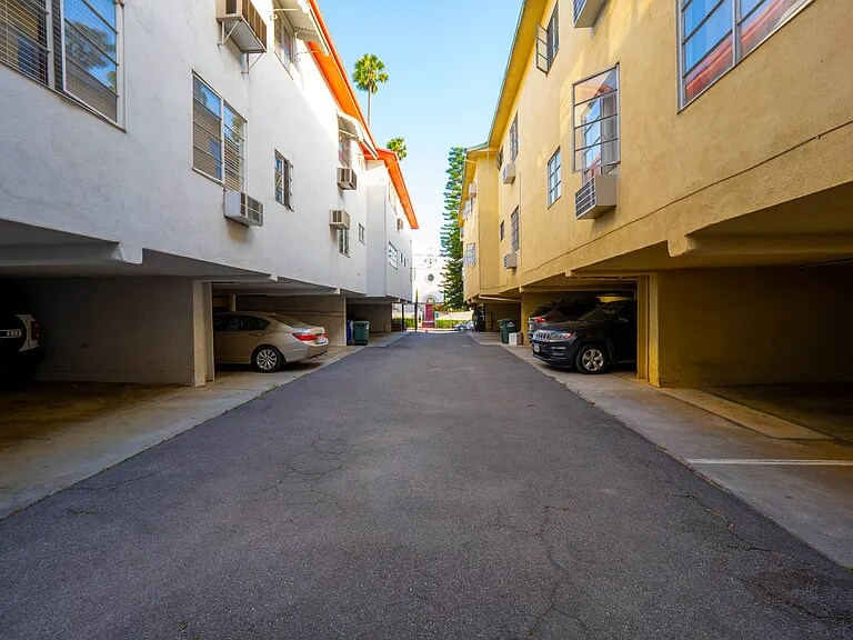 Building Photo - 4507 Finley Ave