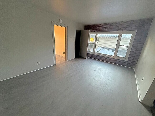 Building Photo - 638 Carbon St