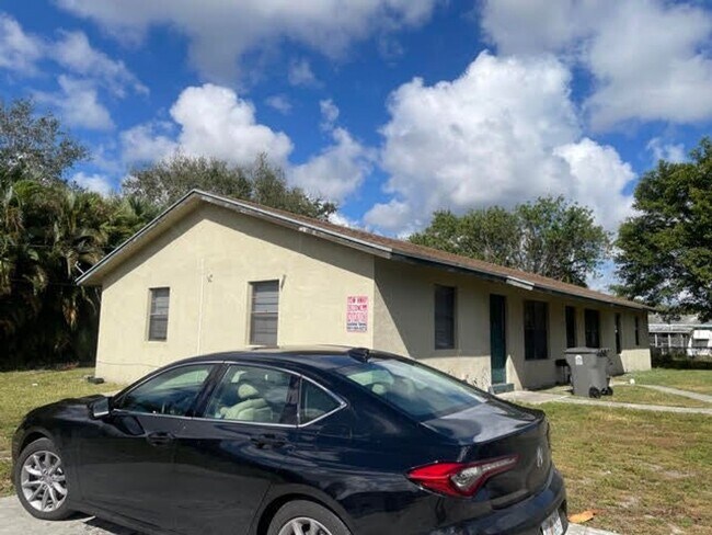 Building Photo - 4895 Badger Ave