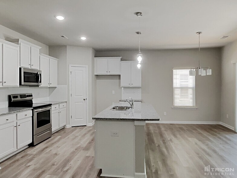 Building Photo - 233 Spring Knoll Dr
