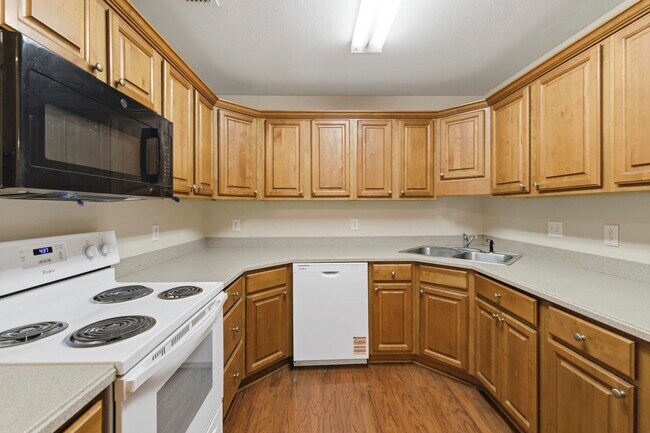 Building Photo - 1611 Quazar Rd