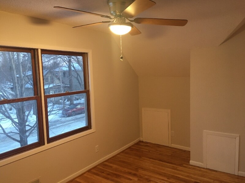 Building Photo - 4230 S 39th Ave