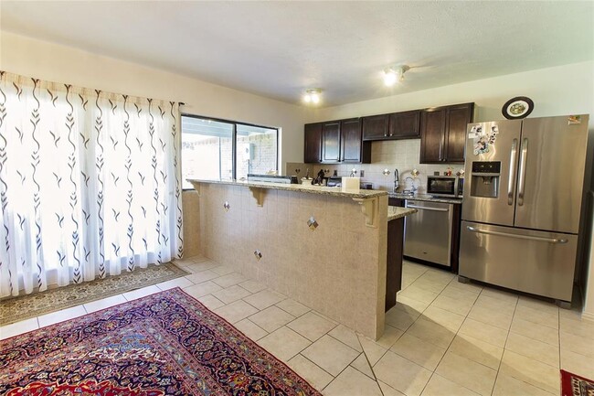 Building Photo - 3321 Pinion Dr