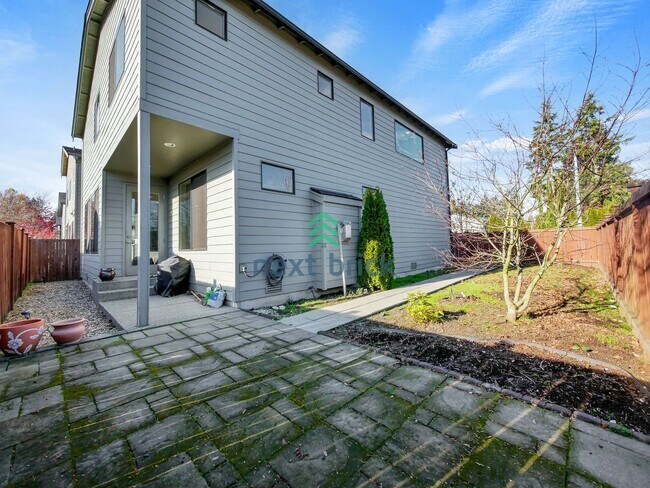 Building Photo - Gorgeous 3 Bed & 2.5 Bath Single Family House For Rent!