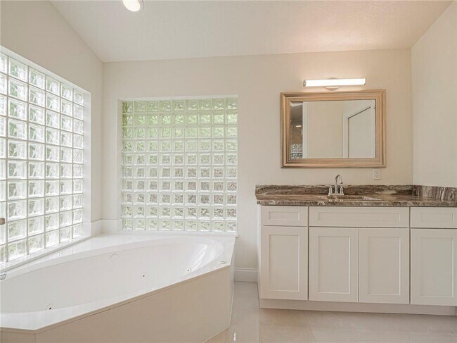 Building Photo - 513 Benedictine Terrace