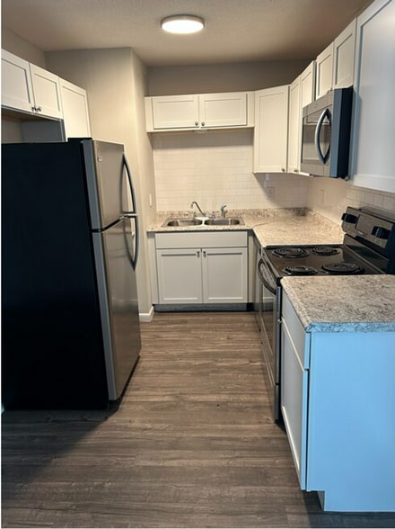 Interior Photo - Forest Pointe