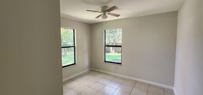 Building Photo - 3/2 1 car garage in Vero Beach