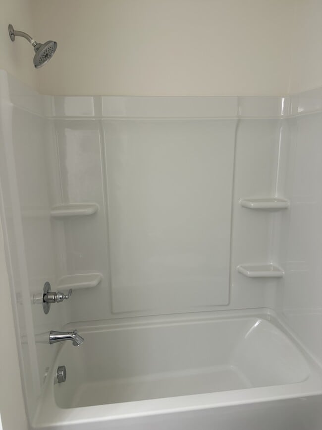 Building Photo - 1027 S Point Rd