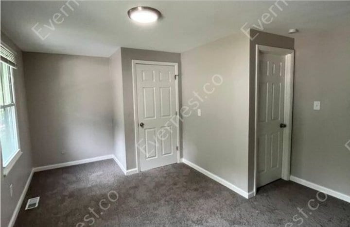 Building Photo - 547 Richards Rd