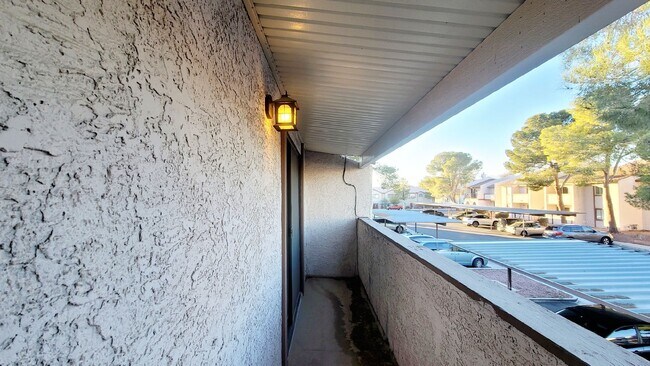 Building Photo - 5245 Child Ct