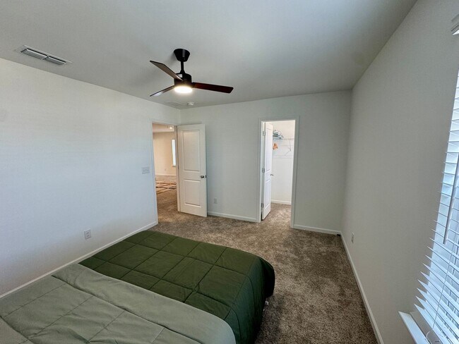 Building Photo - Beautiful 4BR/3BA Home in Parkside Crossing