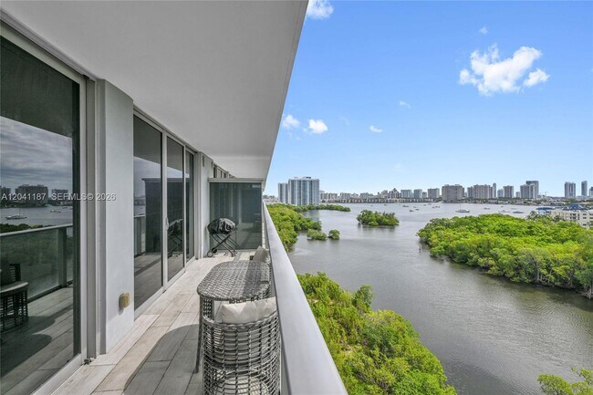 Building Photo - 16385 Biscayne Blvd