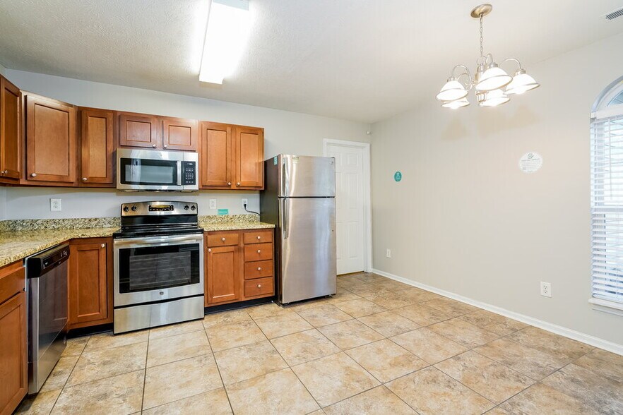 Building Photo - 535 Cahill Ln
