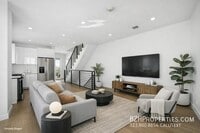 Building Photo - 4523 1/2 St Elmo Dr-