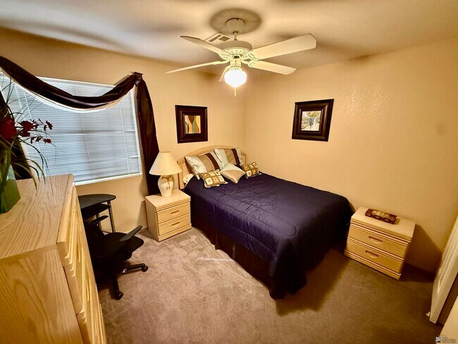 Building Photo - 10685 Calle Raquel