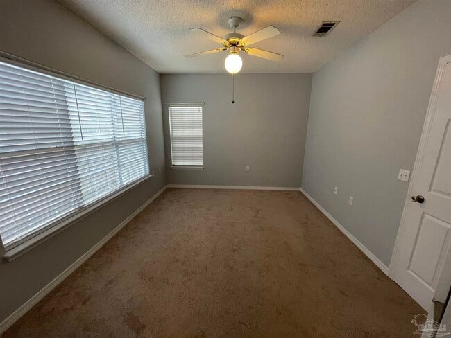 Building Photo - 201 Wildflower Ln