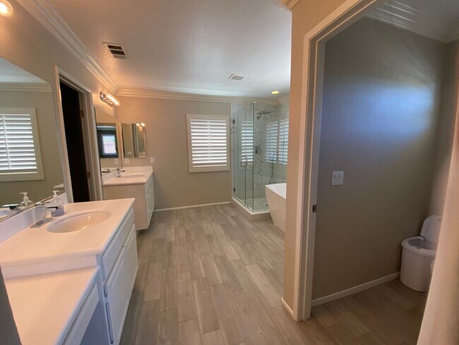 Building Photo - 28595 Autumn Ln