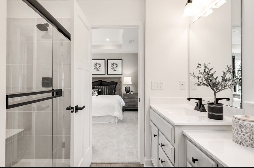 Master Bathroom - 6832 Frey Ln