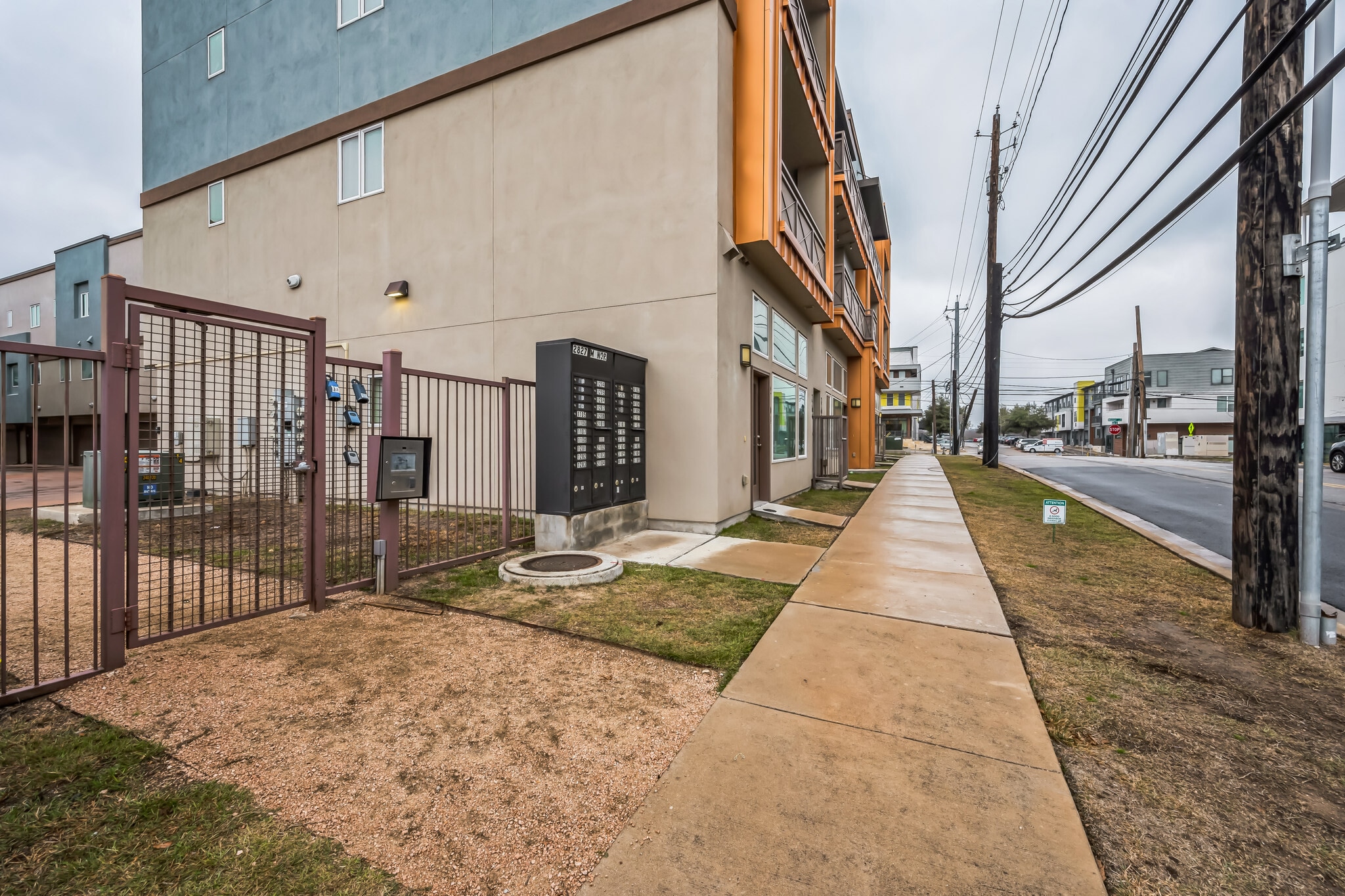 Pedestrian Gate - 2827 Manor Rd