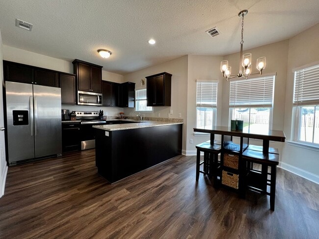 Building Photo - AVAILABLE LATE JANUARY (One Pet Only)