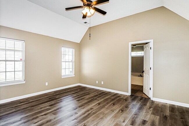 Building Photo - 8390 Pinnacle Dr