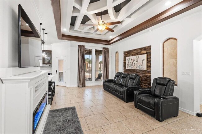 Building Photo - 21 N Loretta Lynn Dr