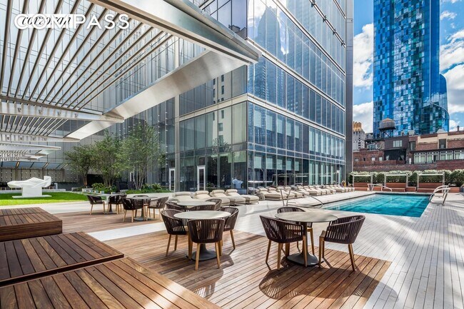 Building Photo - 217 W 57th St