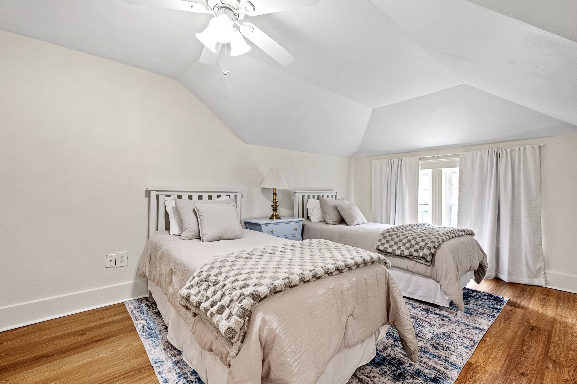 Building Photo - 9 Ivanhoe Rd