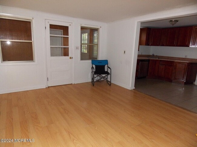 Building Photo - 914 Radnor Ave