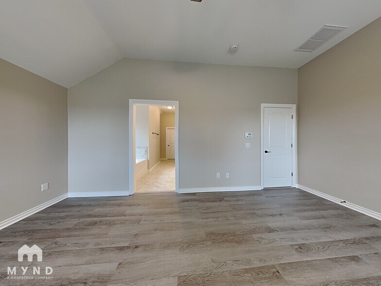 Building Photo - 13316 Brampton Way