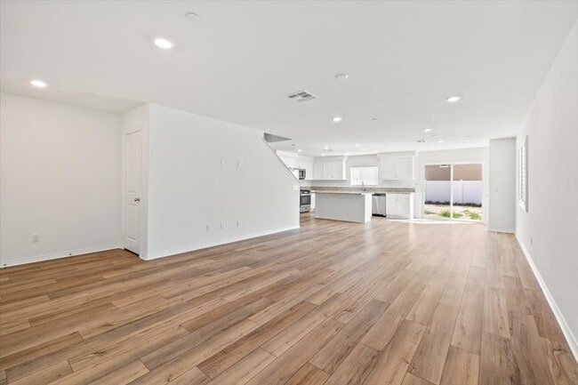 Building Photo - 5547 Lasso Dr