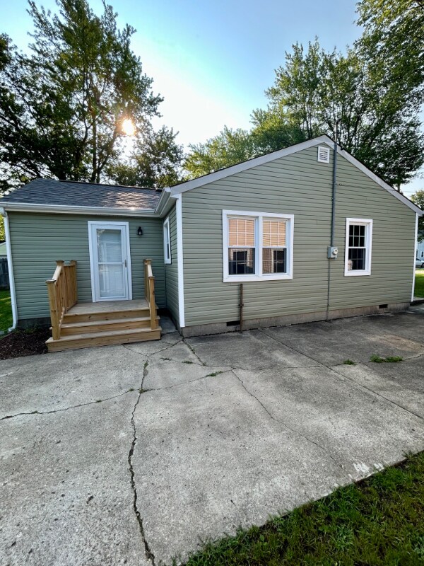 Building Photo - 2324 Van Buskirk Rd