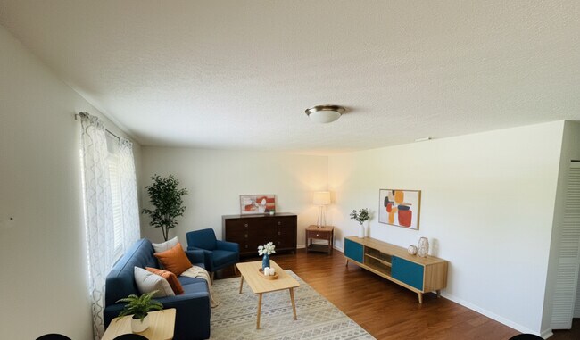 Building Photo - 4613 Bayshore Dr