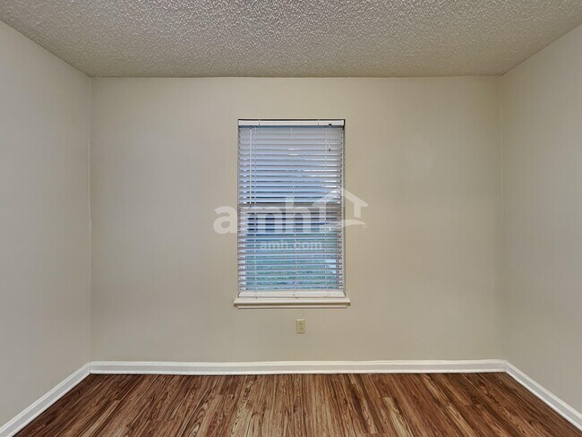 Building Photo - 4491 Cobblefield Cir W