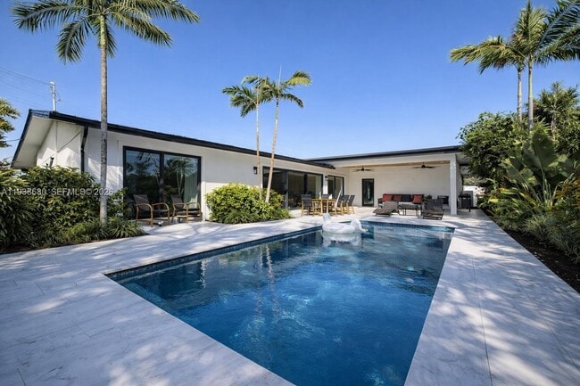 Building Photo - 3540 NE 28th Ave