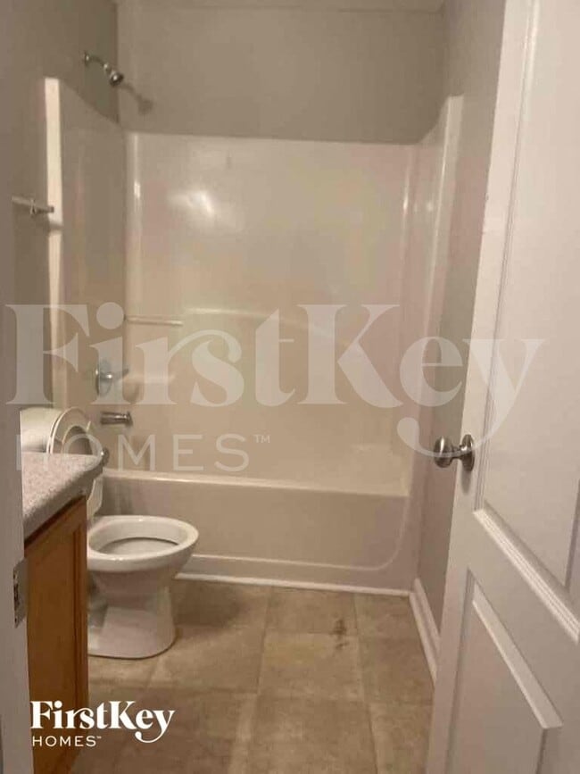 Building Photo - 1119 Oak Hollow Ct