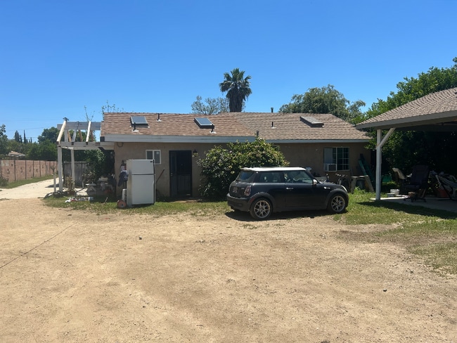 Building Photo - 15533 El Cajon St