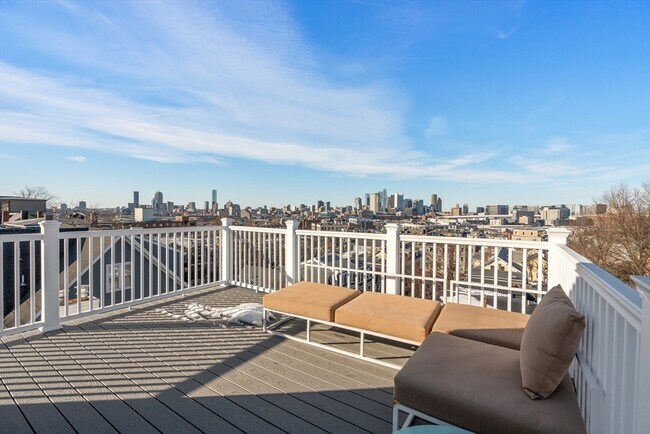 Building Photo - 7-9 Thomas Pk