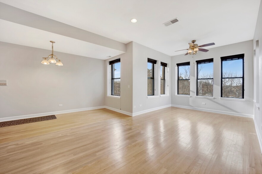 Building Photo - 4817 N Kimball Ave