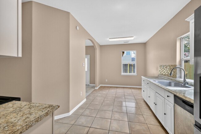 Building Photo - 3215 Sapphire Star Dr